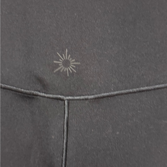 AERIE Black Hi-Rise Flare Leggings Size Medium Long - Picture 11 of 13